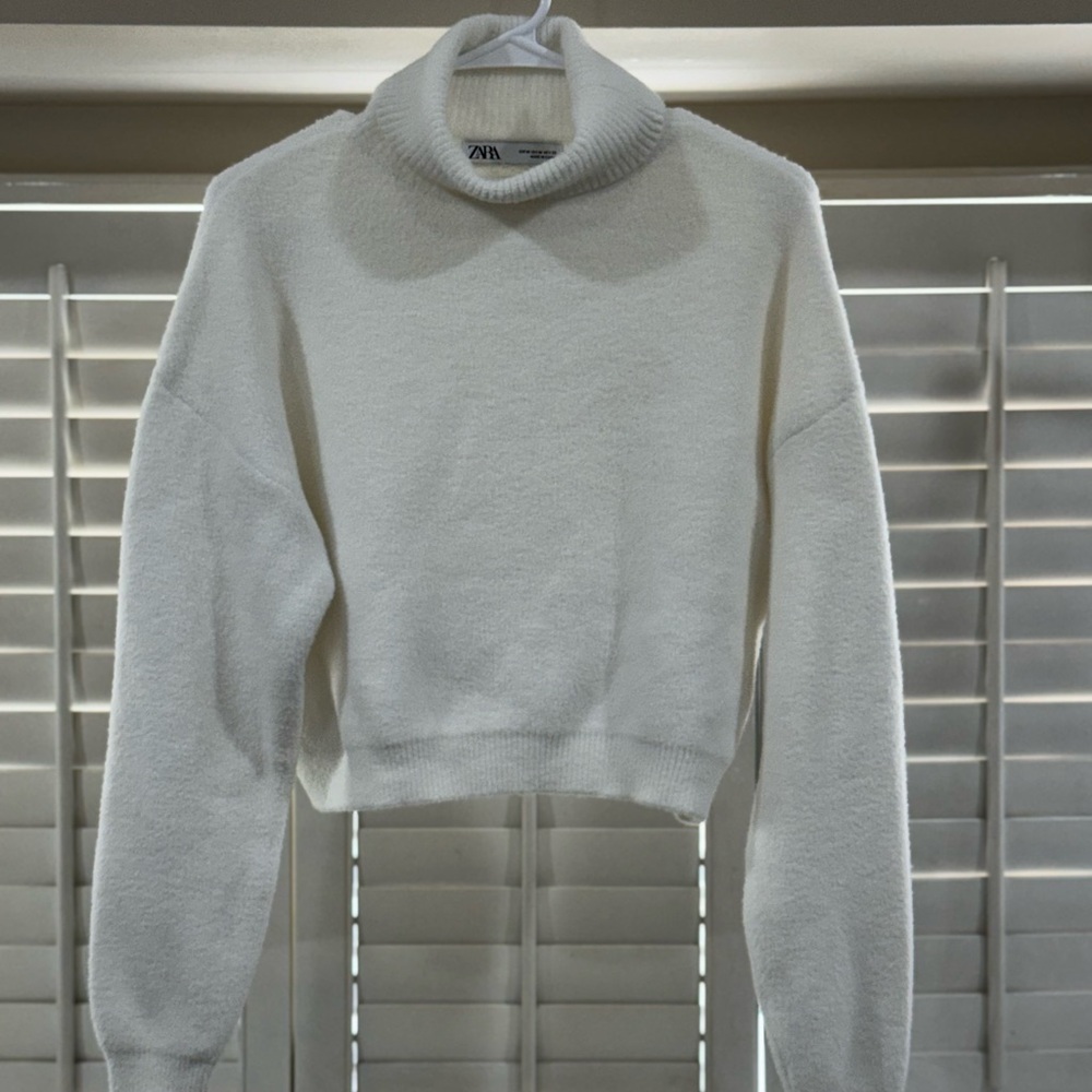Zara Women's Turtleneck Sweater
